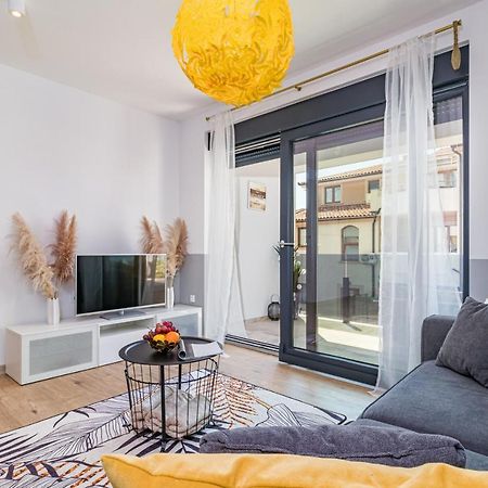 Apartment M****, New City Apartment + Parking PUY Exterior foto