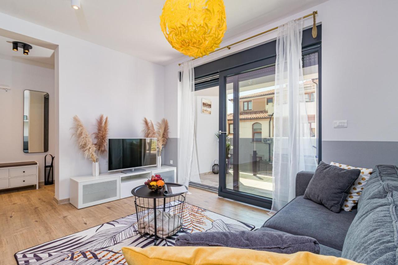 Apartment M****, New City Apartment + Parking PUY Exterior foto