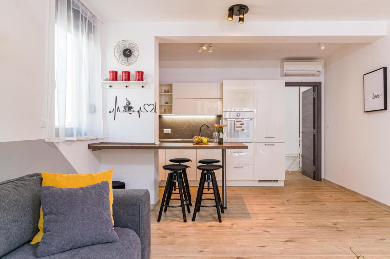 Apartment M****, New City Apartment + Parking PUY Exterior foto