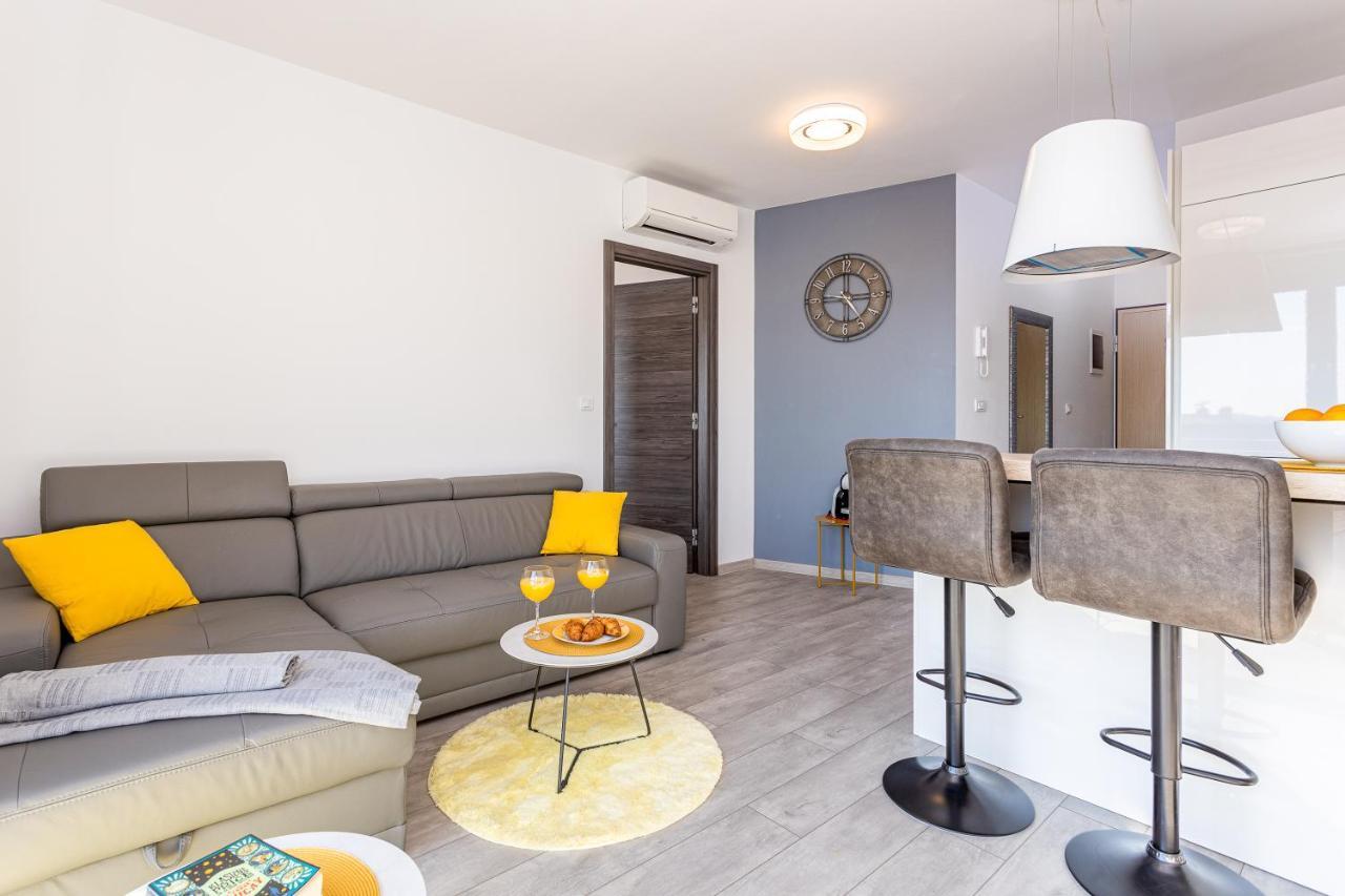 Apartment M****, New City Apartment + Parking PUY Exterior foto